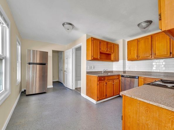 31 Highland St, Marlborough MA 01752