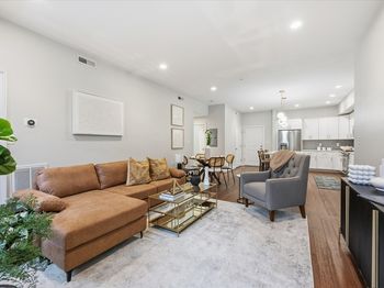 170 W Broadway