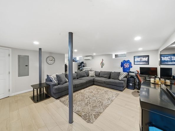 16 Pond, Stoneham MA 02180