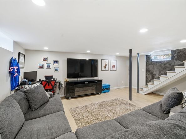 16 Pond, Stoneham MA 02180