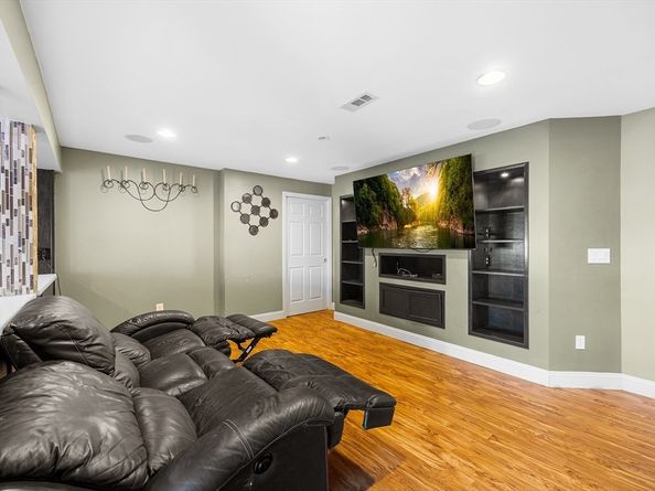20 Sparrow Rd, Stoughton MA 02072
