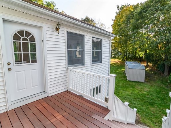 15 Mackintosh Avenue, Needham MA 02492
