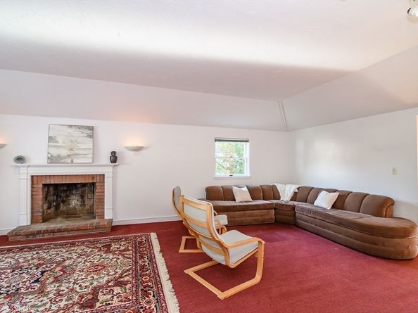 15 Mackintosh Avenue, Needham MA 02492