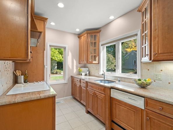 12 Astra 12, Wayland MA 01778