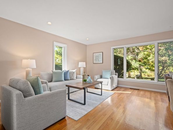 12 Astra 12, Wayland MA 01778