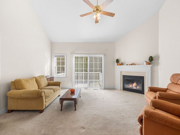877 Auburnville Way D4, Whitman MA 02382