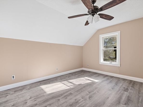 17 Otis St, Warren MA 01083