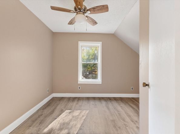 17 Otis St, Warren MA 01083