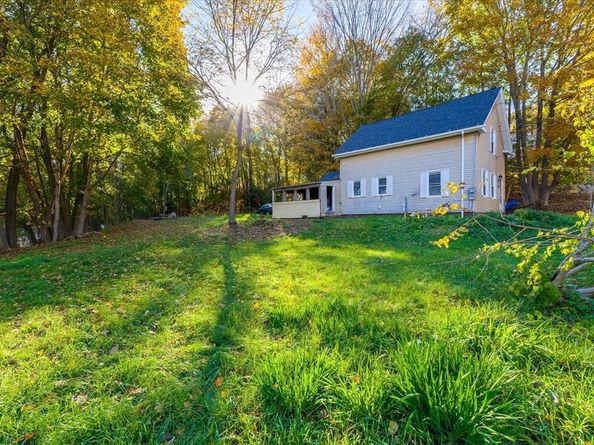 17 Otis St, Warren MA 01083