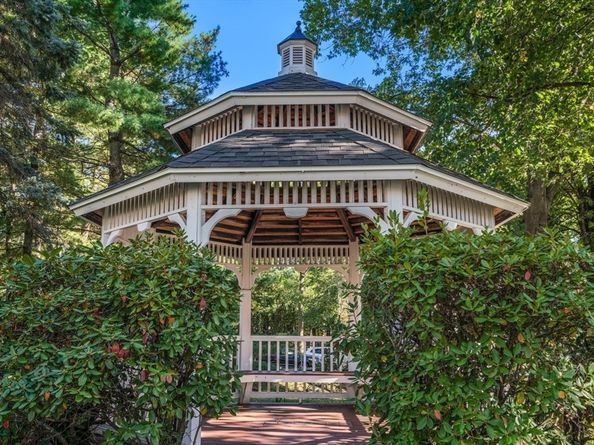 160 Pine Street 12, Newton MA 02466