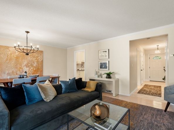 160 Pine Street 12, Newton MA 02466
