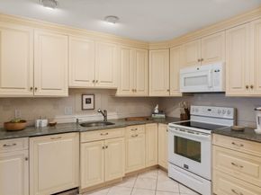 160 Pine Street 12, Newton MA 02466