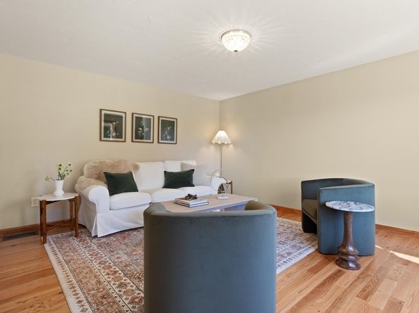 76 Russells Way, Westford MA 01886