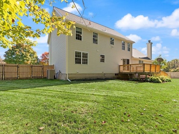 76 Russells Way, Westford MA 01886