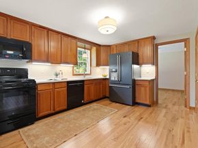 76 Russells Way, Westford MA 01886