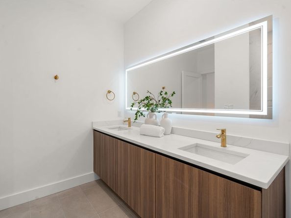 16 Stearns Rd 101, Wellesley MA 02482