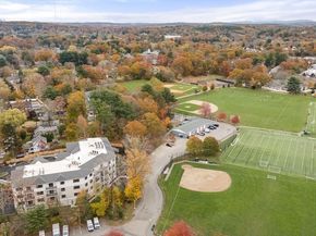 16 Stearns Rd 101, Wellesley MA 02482