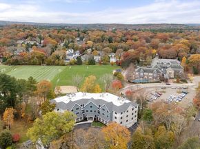 16 Stearns Rd 101, Wellesley MA 02482
