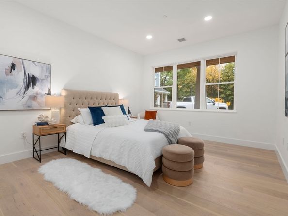 16 Stearns Rd 101, Wellesley MA 02482