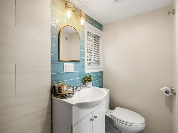 22 Sherman Ave, Nahant MA 01908