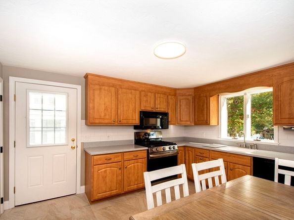 52 Bunker Hill Lane, Quincy MA 02169