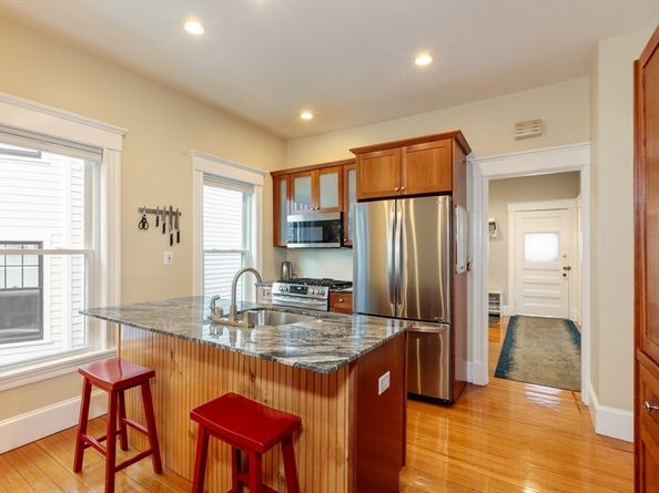 12 Windsor Road 1, Somerville MA 02144
