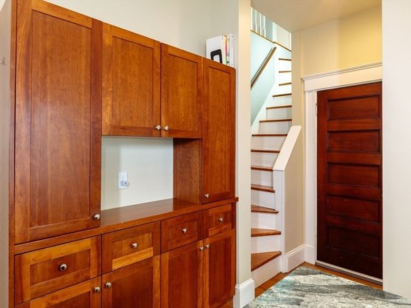 12 Windsor Road 1, Somerville MA 02144
