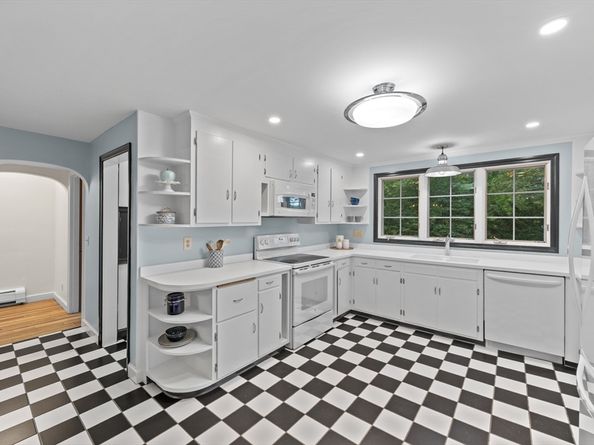 141 Lovell Rd, Holden MA 01520