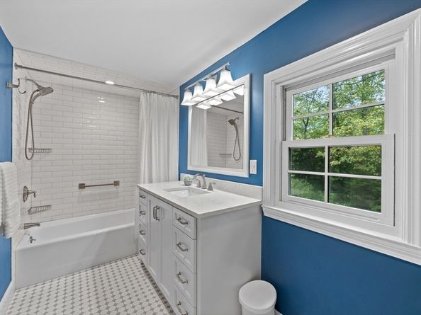 141 Lovell Rd, Holden MA 01520