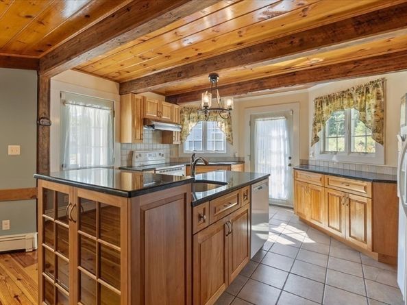 16 Indian Ln, Canton MA 02021