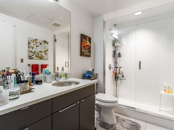 9 Medford St 302, Somerville MA 02143