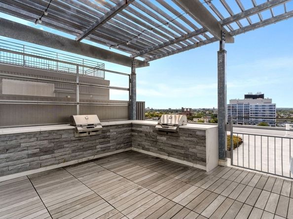 9 Medford St 302, Somerville MA 02143