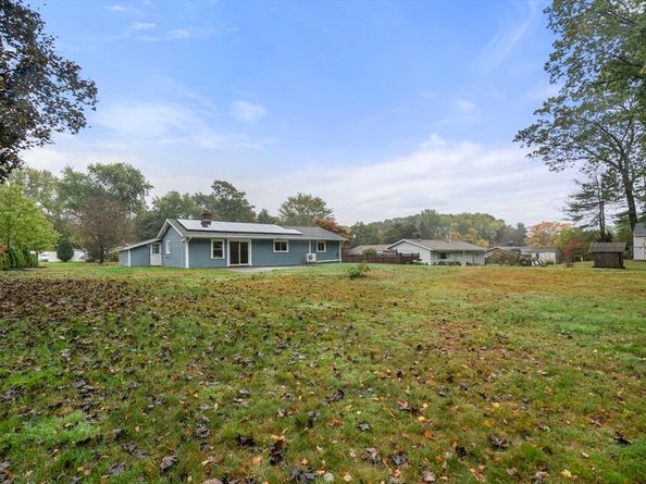 8 Clara Rd, Framingham MA 01701