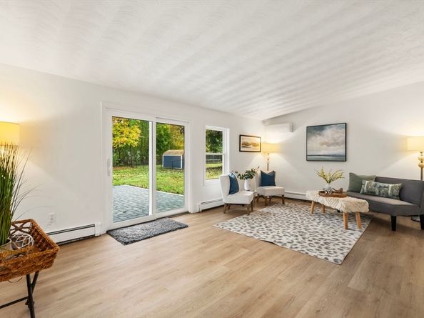 8 Clara Rd, Framingham MA 01701