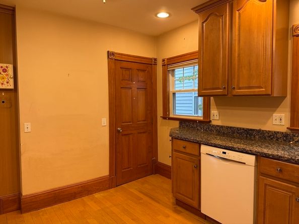 79 Willow Ave, Somerville MA 02144