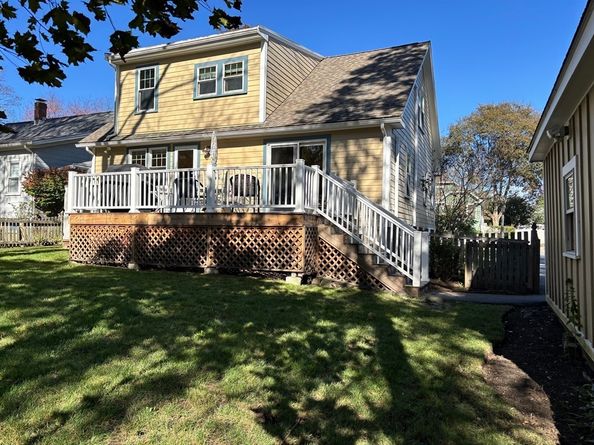 9 Hood Rd, Danvers MA 01923