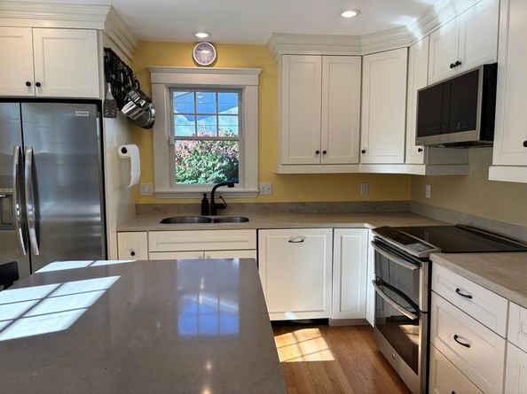 9 Hood Rd, Danvers MA 01923