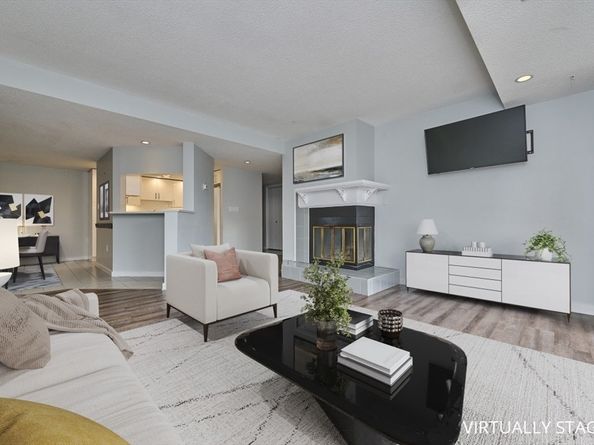 462 Place Ln 462, Woburn MA 01801