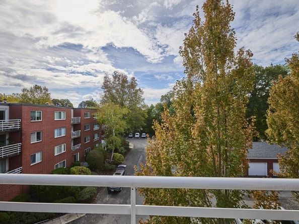 462 Place Ln 462, Woburn MA 01801