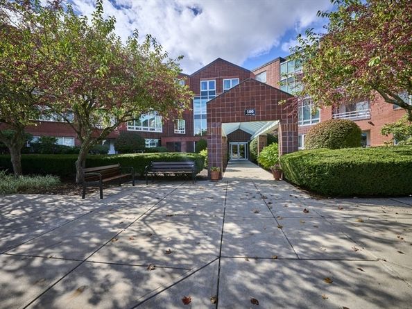 462 Place Ln 462, Woburn MA 01801