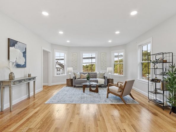 96 Princeton Street 2, Chelmsford MA 01863