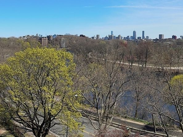 1010 Memorial Dr 6G, Cambridge MA 02138