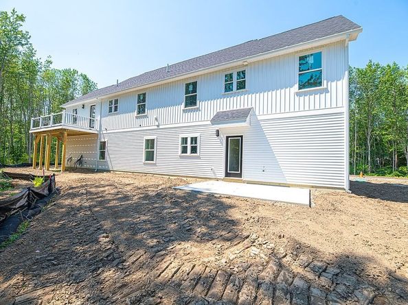 11 Clover Circle A, Salisbury MA 01952