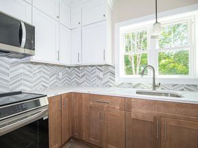 11 Clover Circle A, Salisbury MA 01952