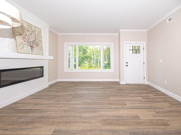 11 Clover Circle A, Salisbury MA 01952