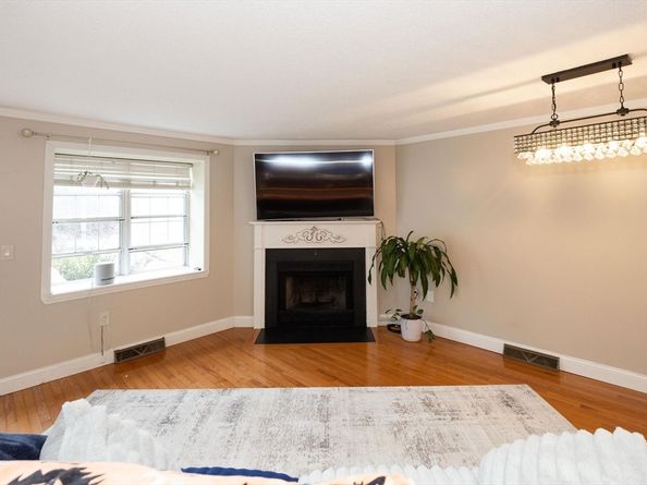 57 Chapman Pl 57, Leominster MA 01453
