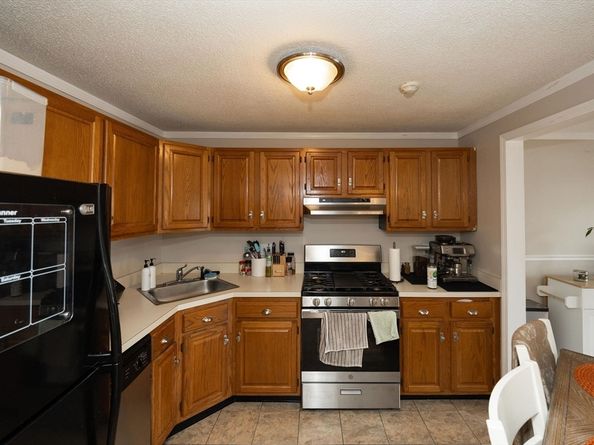 57 Chapman Pl 57, Leominster MA 01453