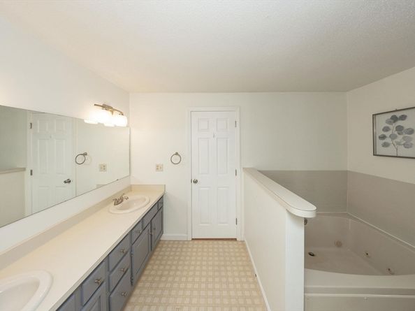 57 Chapman Pl 57, Leominster MA 01453