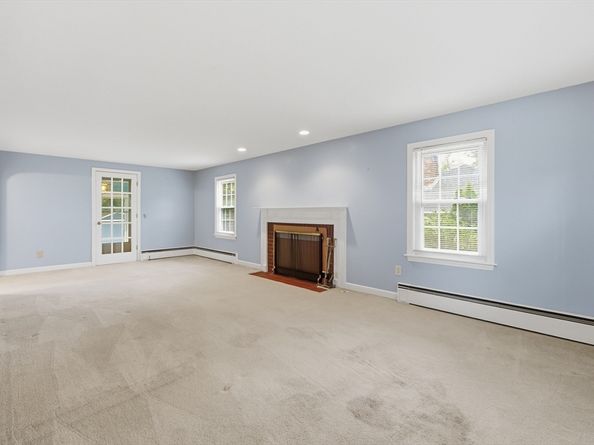 15 Lowell Ave, Holden MA 01520