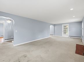 15 Lowell Ave, Holden MA 01520